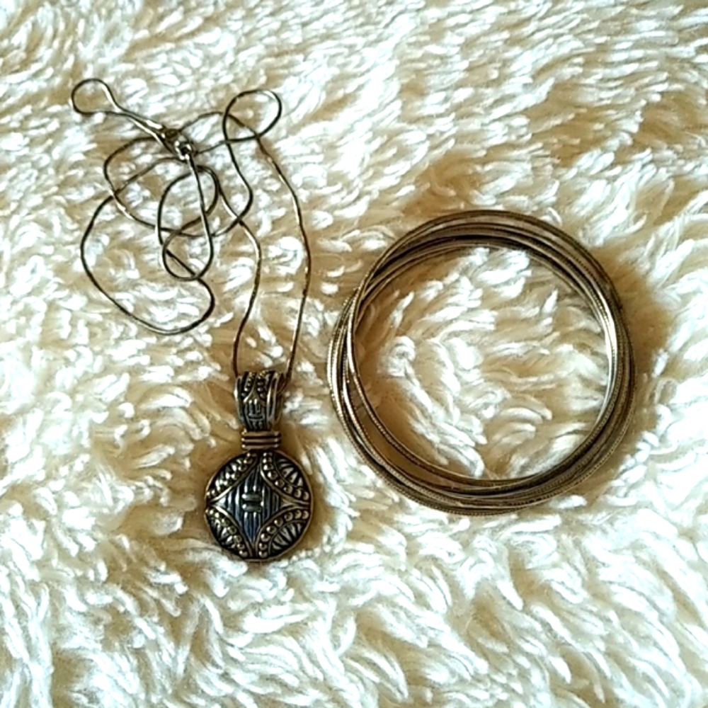 Snake chain with pendant and bracelet set